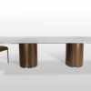 Funkcjonalny stół na brązowych kolumnach z dużym nierozkładanym blatem