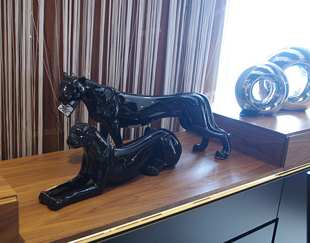 Figurka ozdobna pantera czarna stojąca i leżąca