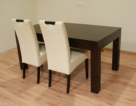 Kanada2 stół okleina dębowa białe krzesła tapicerowane