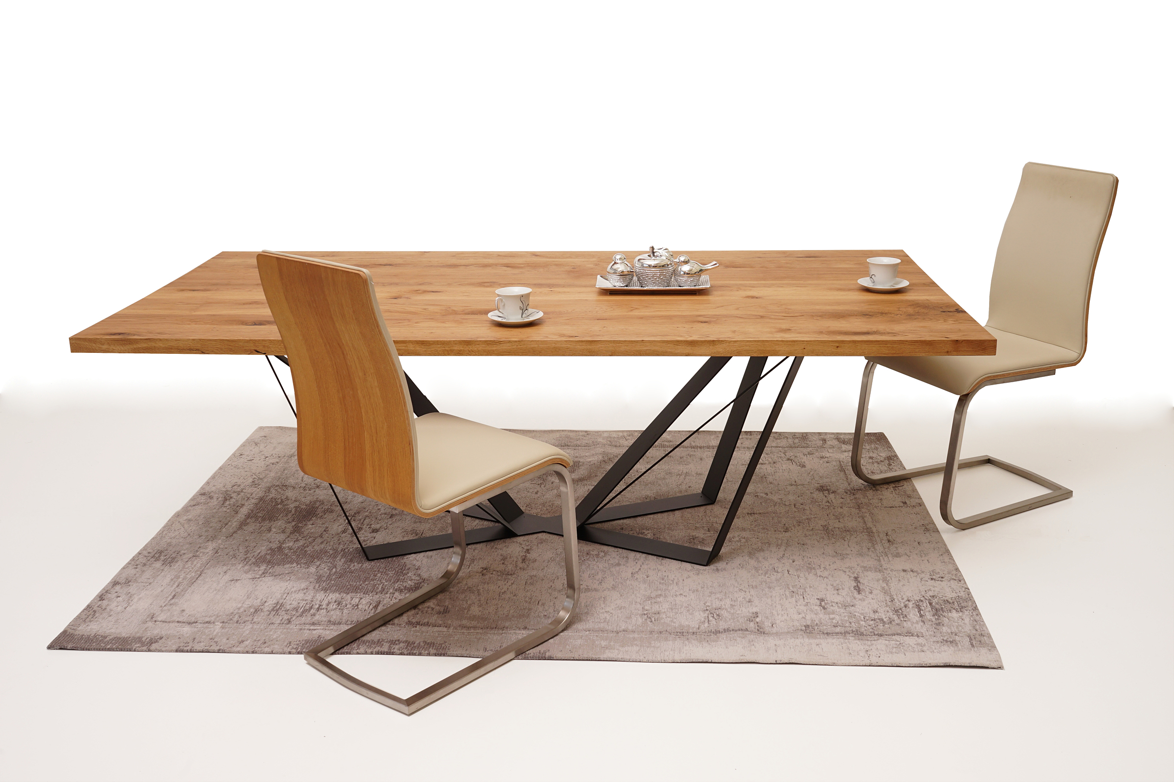 Paola ciekawy pomysł na jadalnię nowoczesny stol dębowy z metalowymi nogami loftowy krzesła metalowe z oparciem drewnianym orzech amerykański