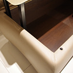 Profilowana detale ławy do salonu