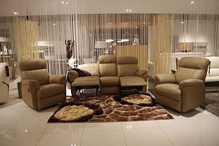 Komplet wypoczynkowy 3+1+1 - Elegancka sofa skórzana 3-osobowa z wysuwanymi podnóżkami, 2 fotele skórzane z relaxem - meble na zamówienie Wrocław TC Tomasz Cembolista