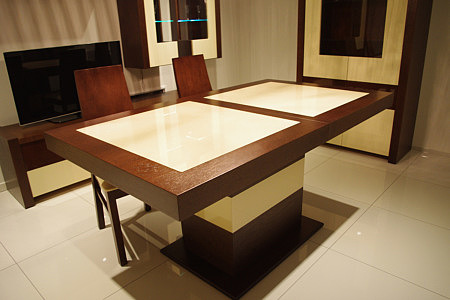 Tau nowoczesny stół ze szkłem