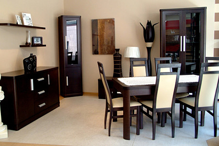 Kolekcja salon Sara pokój dzienny zestaw klasycznych mebli w okleinie olchowej lub dębowej masywne solidne kształty