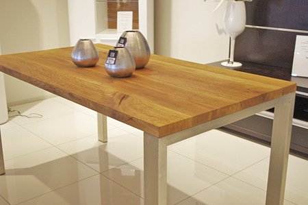 Nowoczesny stół z litego drewna dębowego