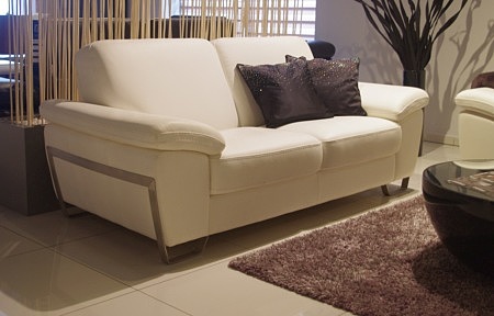 Nowoczesna sofa biała