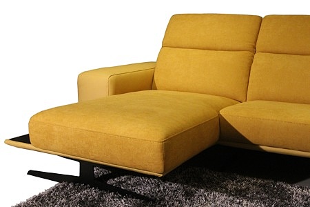Elegancka wygodna sofa