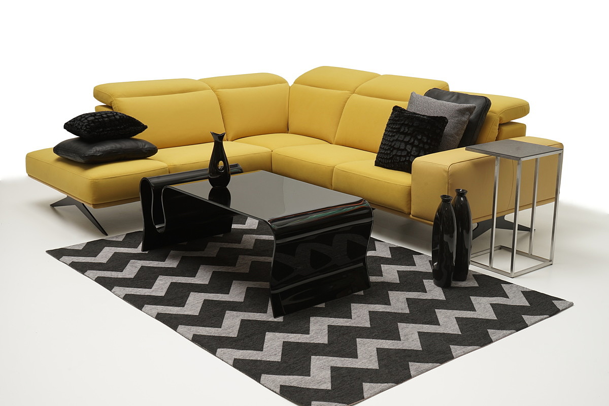 Giotto pomysł na urządzenie nowoczesnego salonu z żółtą sofą