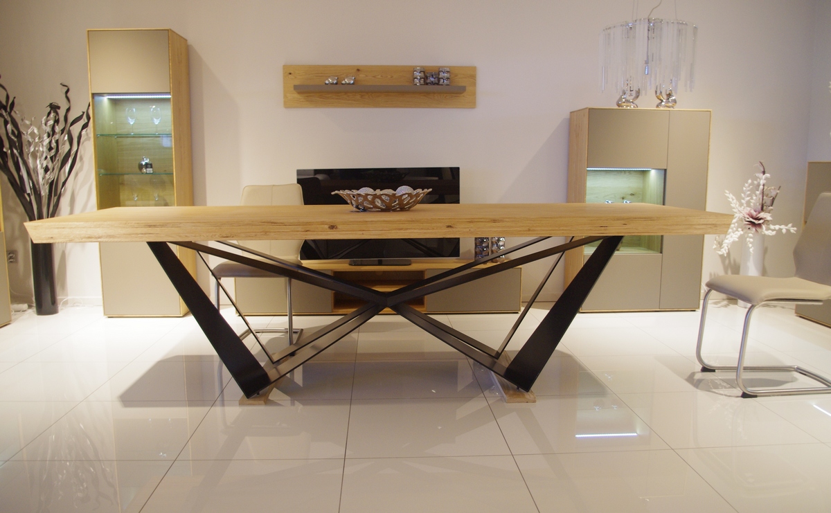 New York - nowoczesny masywny stół do wnętrza industrialnego bądź urządzonego w designerskim stylu