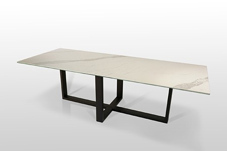 Nierozkładany stół z bletem ze spieku kwarcowego na metalowej czarnej ramie malowanej proszkowo