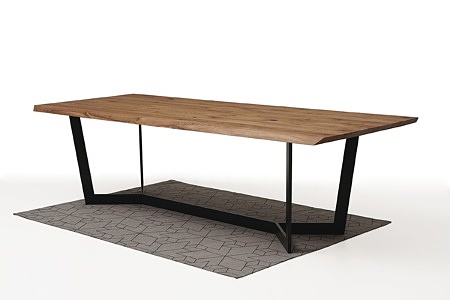 Nowoczesny stół z drewnianym blatem1