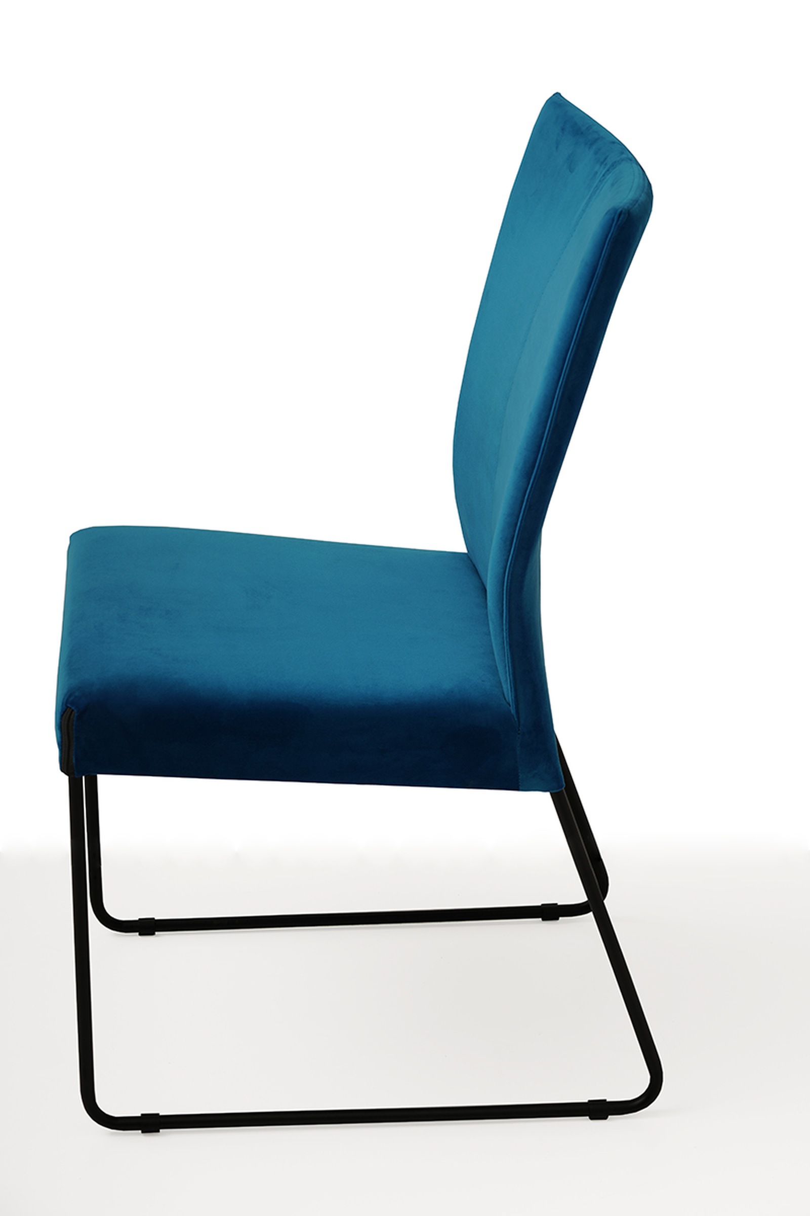 Tapicerowane krzesło z metalowymi płozami 03