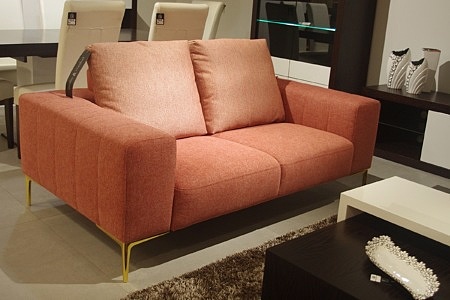 Sofa z tkaniny