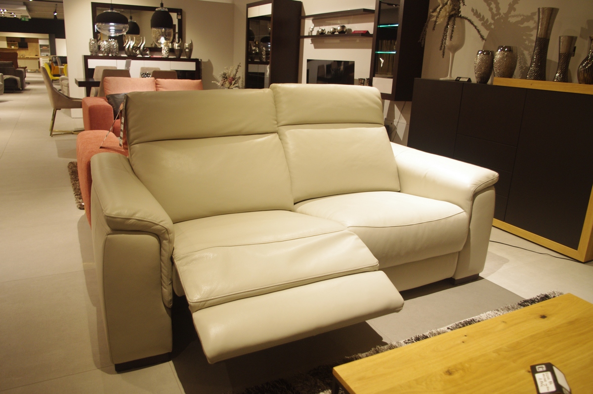 Sofa do salonu z relaxem loft nowoczesna