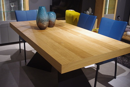 Stół industrialny z blatem drewnianym