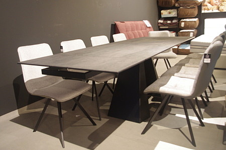 Blat betonowy w stole