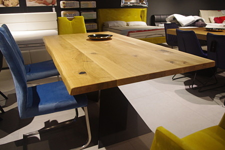 Stół z blatem z litego drewna nierozkładany