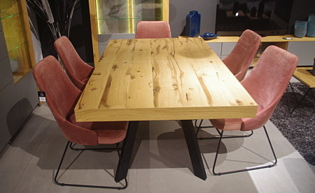 Stół z blatem fornirowanym dąb belkowy