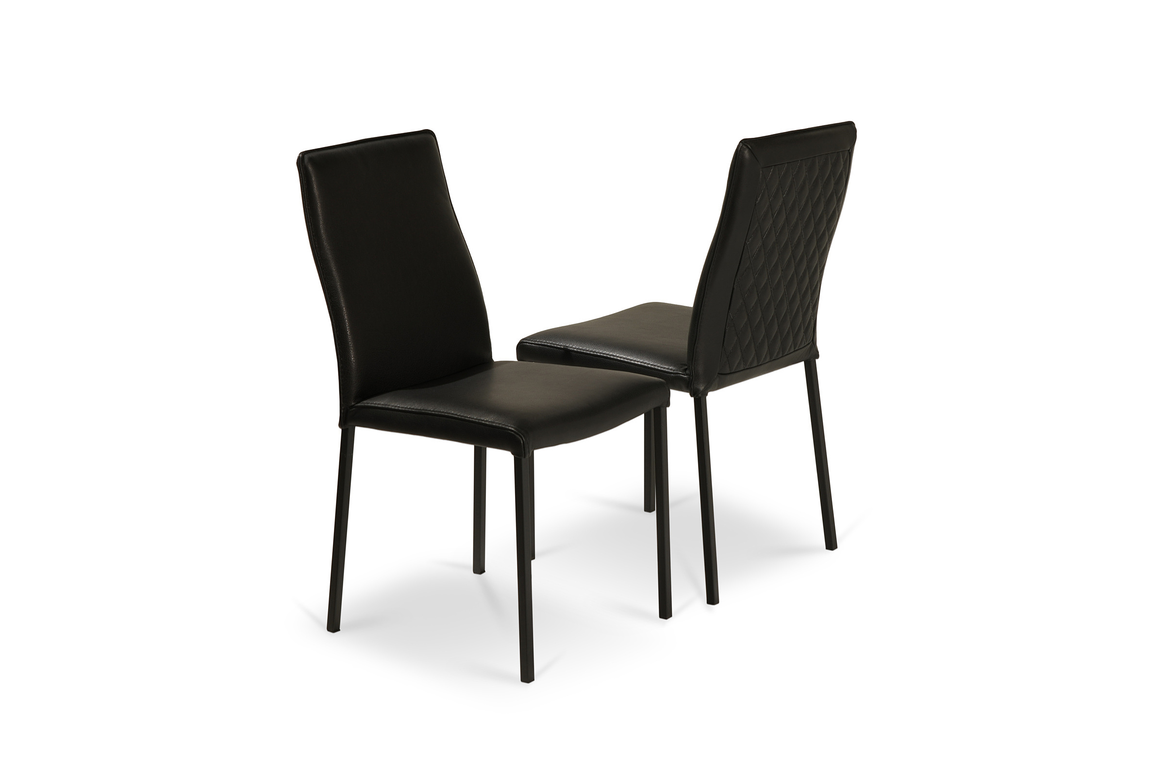 Czarne krzesła do nowoczesnego salonu z delikatnymi przeszyciami na plecach
