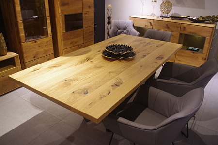 Stół z blatem z drewna dębowy